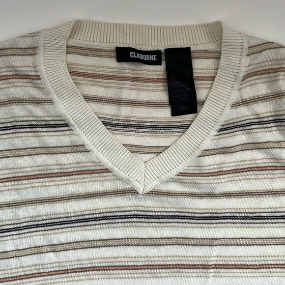 Claiborne lightweight sweater. - Picture 3 of 6